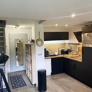 De 2 A A 100 M Des Pistes Avec Piscine Partagee Et Wifi Manigod